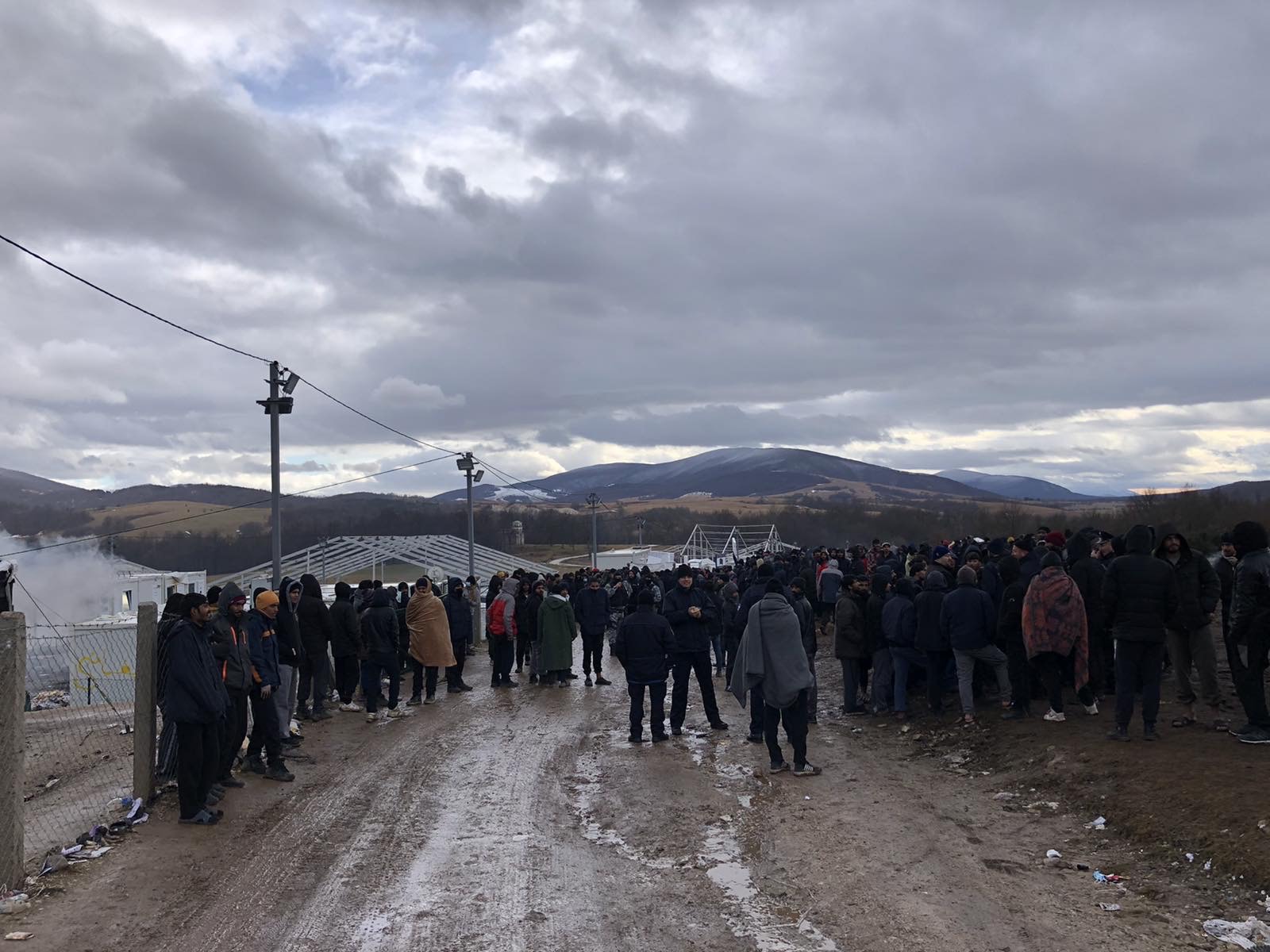 EK uputila poziv bh. vlastima: Situacija u USK neprihvatljiva